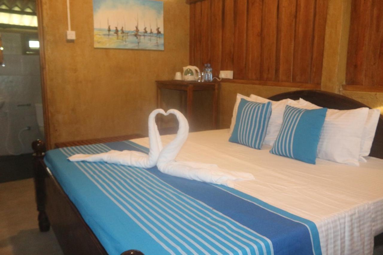 Hotel Beach Rip Rap Cabana And Guest Galle Exterior foto