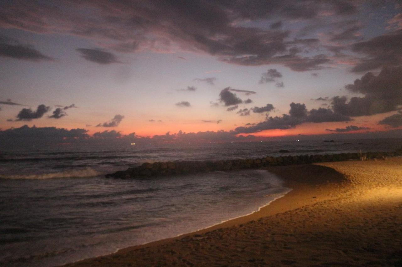 Hotel Beach Rip Rap Cabana And Guest Galle Exterior foto