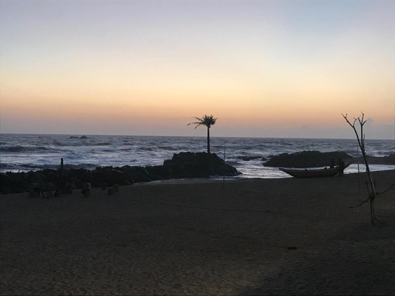 Hotel Beach Rip Rap Cabana And Guest Galle Exterior foto